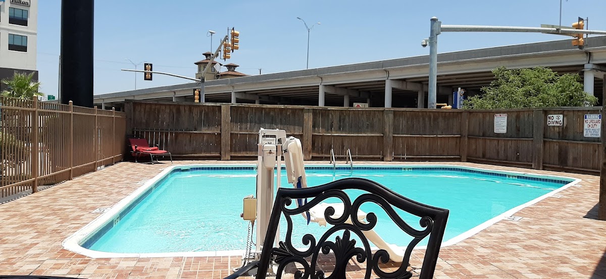 Days Inn by Wyndham San Antonio Alamo/Riverwalk photo 3