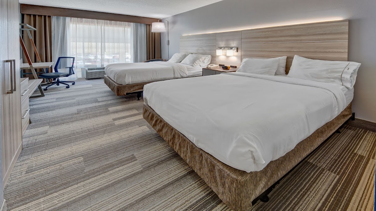 Holiday Inn Express & Suites London by IHG photo 2