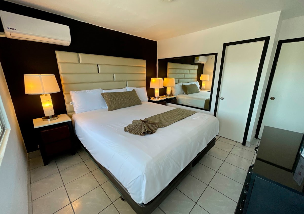 HOTEL GUILLEN photo 2