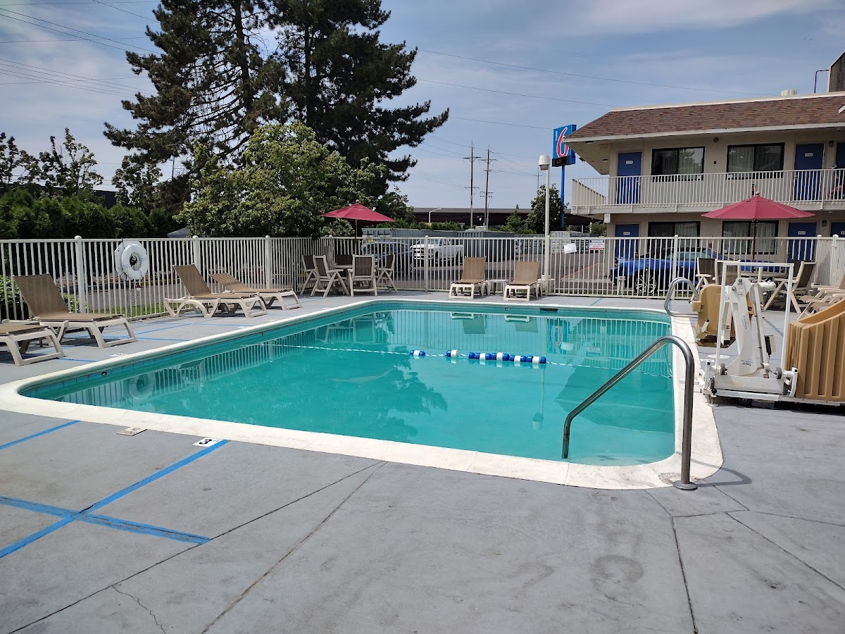 Motel 6 Springfield, OR - Eugene North photo 3