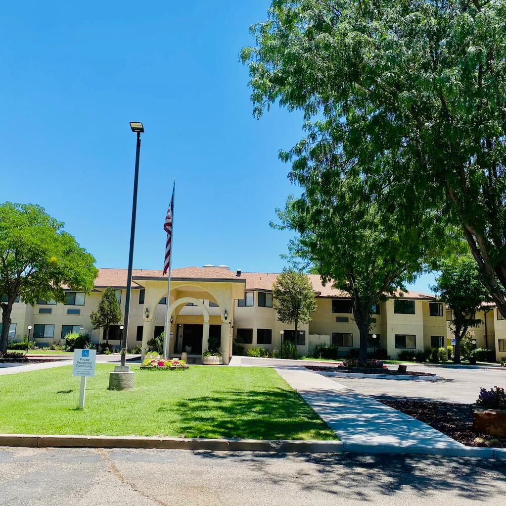 B & J Garden Apartment