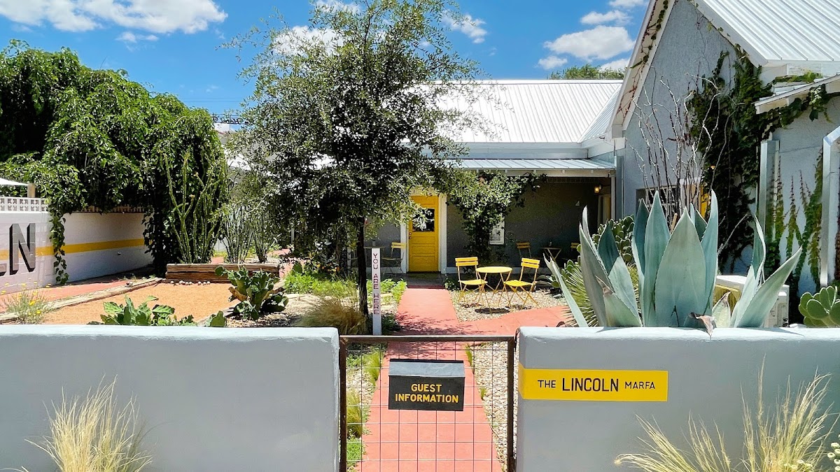 The Lincoln Marfa Hotel