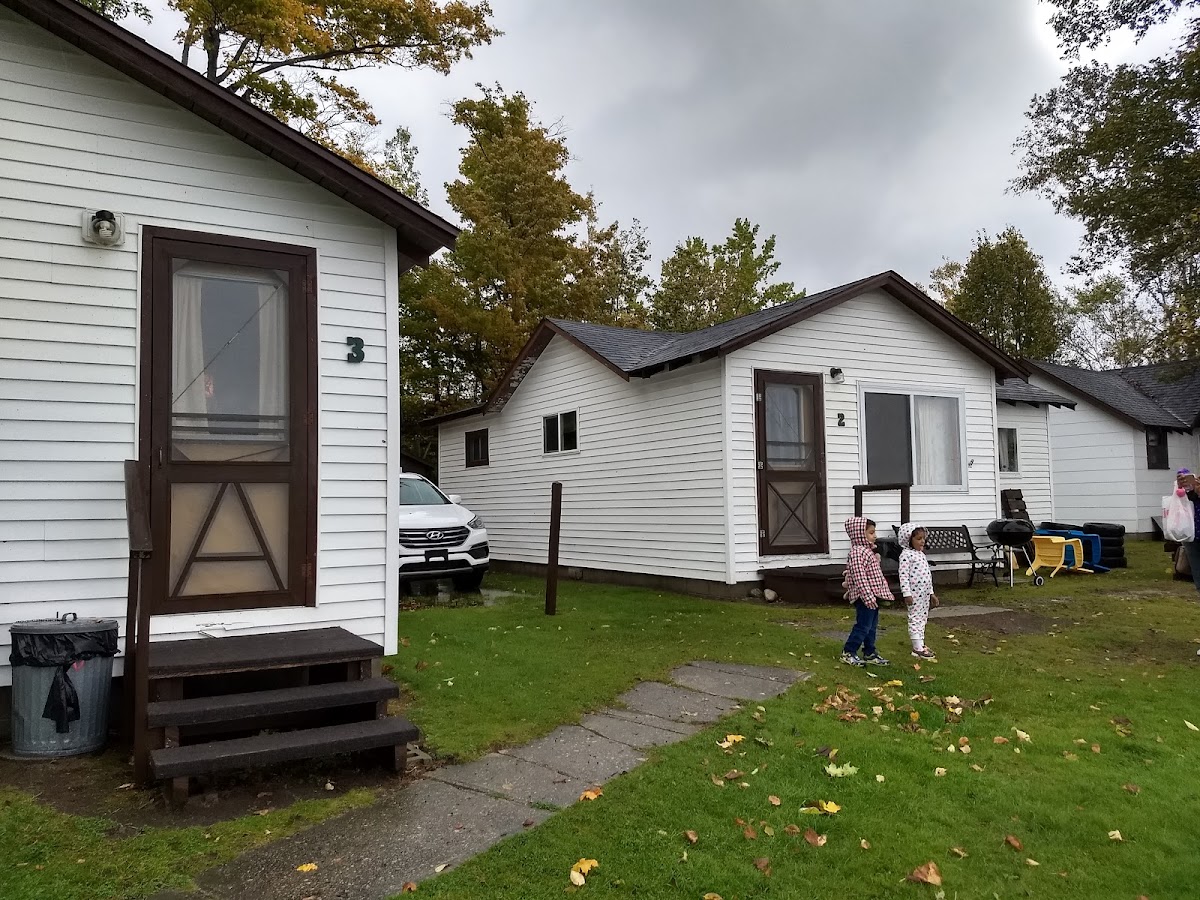 Southlake Cabins photo 3