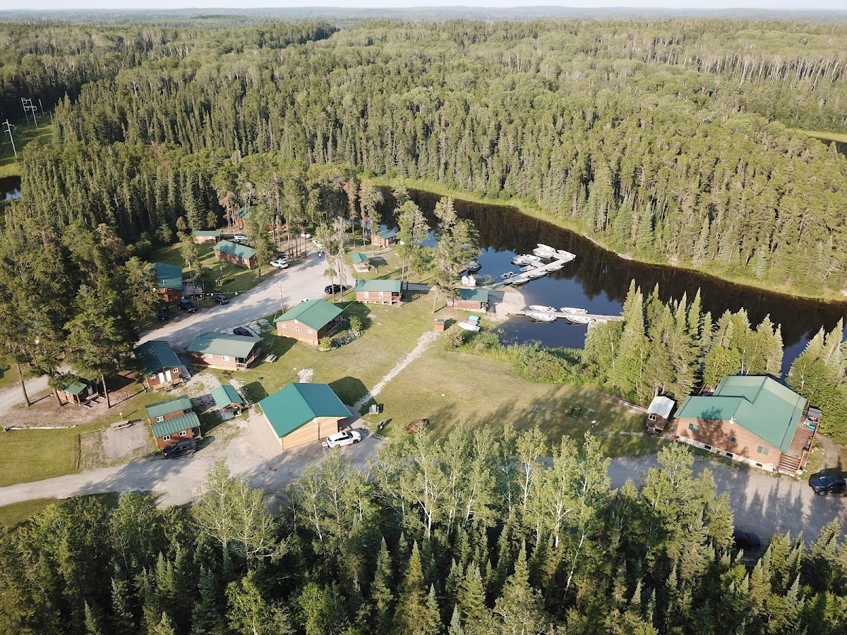Lac Seul Evergreen Lodge
