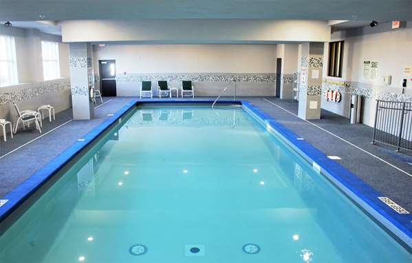 Country Inn & Suites by Radisson, Niagara Falls, ON photo 3