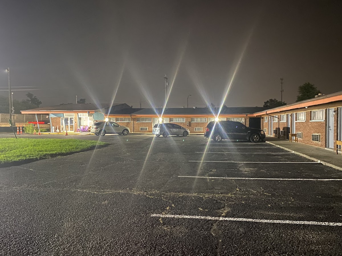 EXPRESS INN HOTEL DAYTON