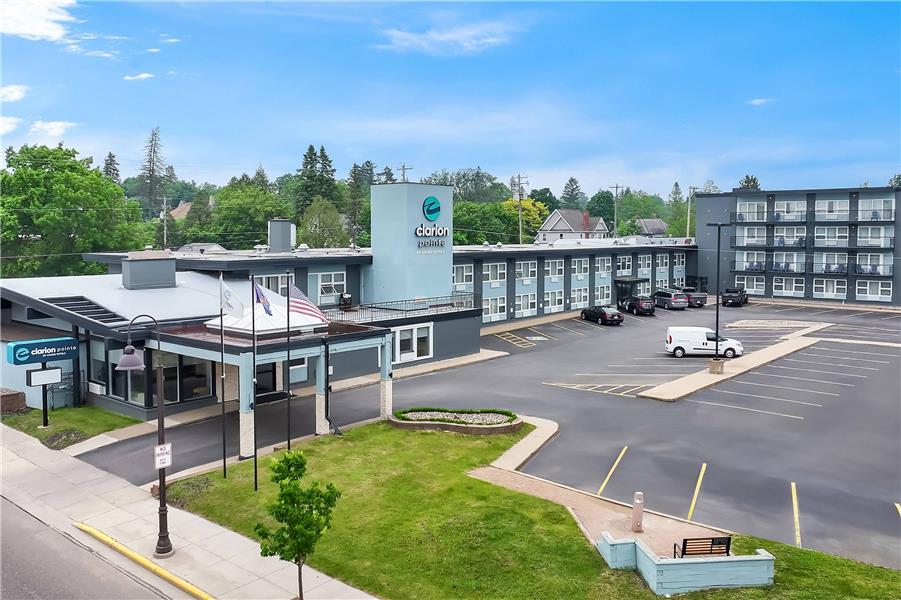 Clarion Pointe Rhinelander Downtown