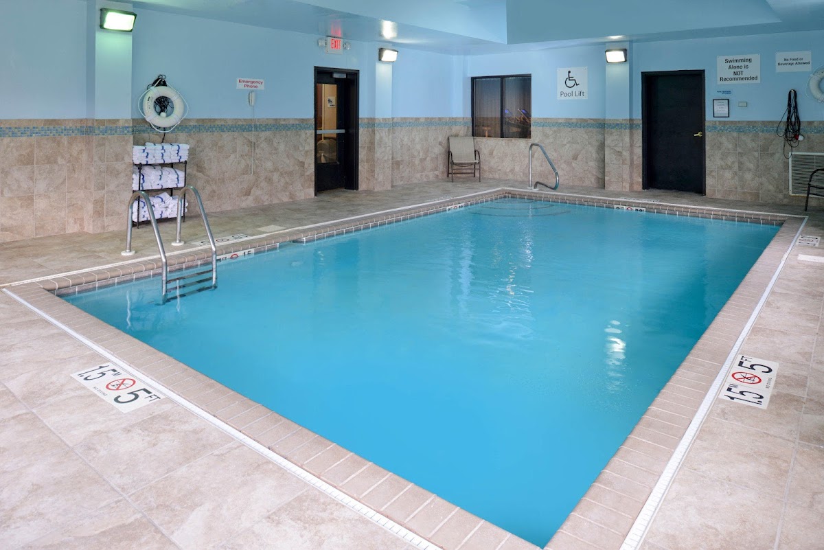 Holiday Inn Express & Suites Youngstown (N. Lima/Boardman) by IHG photo 3