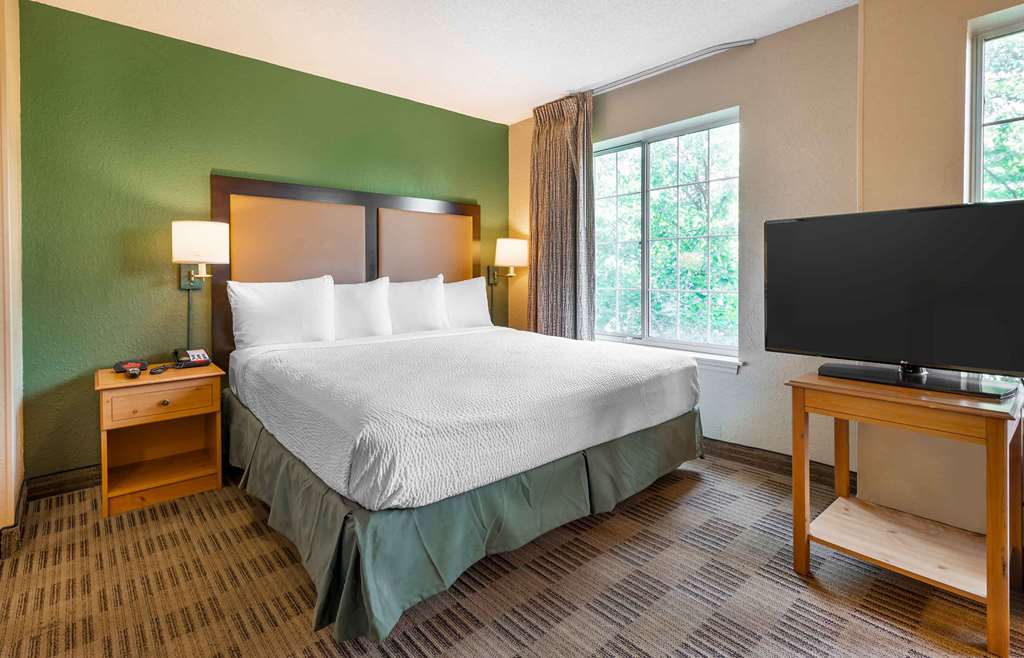 Extended Stay America Suites- Newark - Woodbridge photo 2