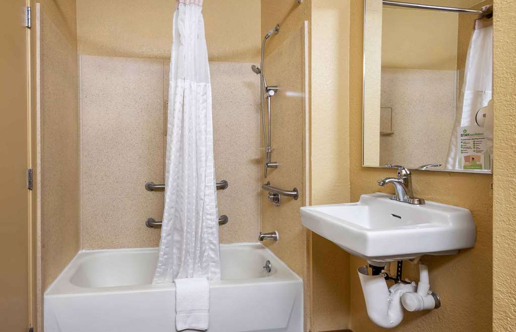 Extended Stay America Suites- Newark - Woodbridge photo 3