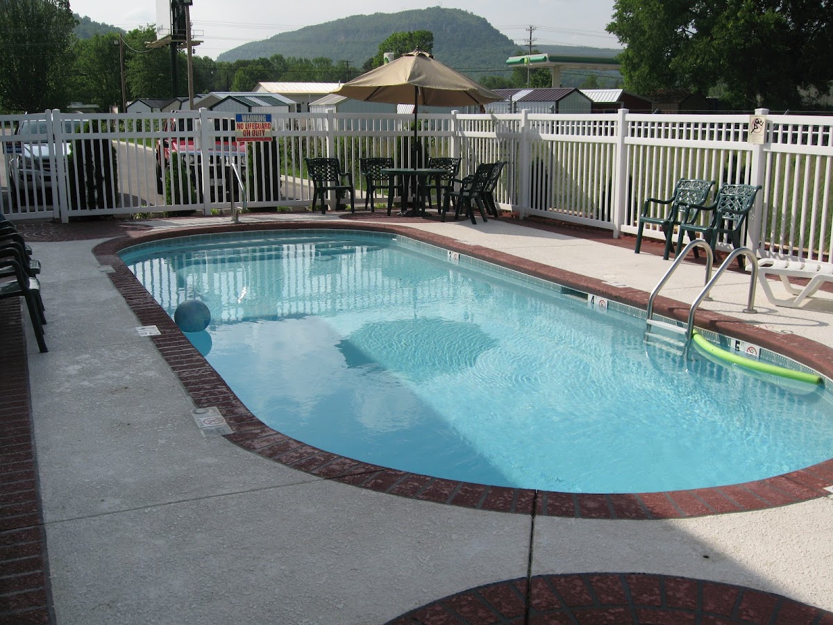 Mountain Inn & Suites photo 3