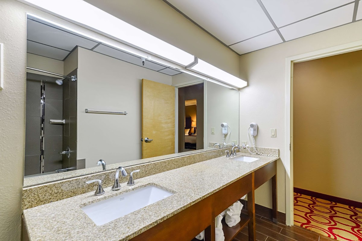 Quality Suites Lubbock Southwest photo 3