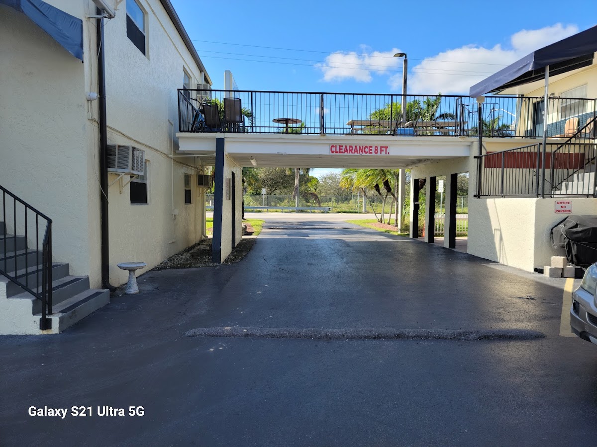 Country Lodge Motel