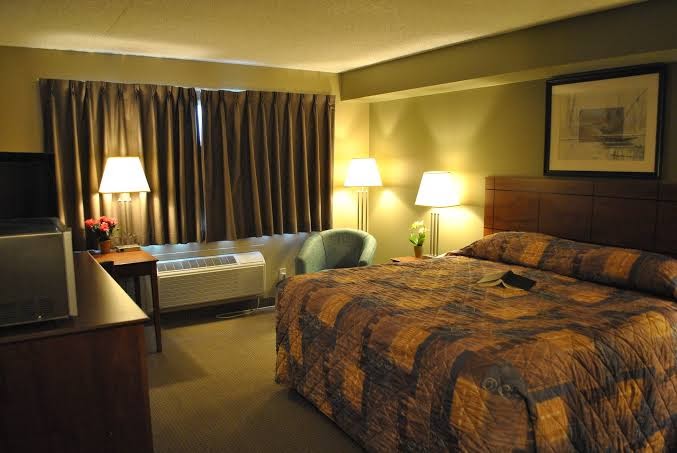 Mystery Lake Hotel photo 2