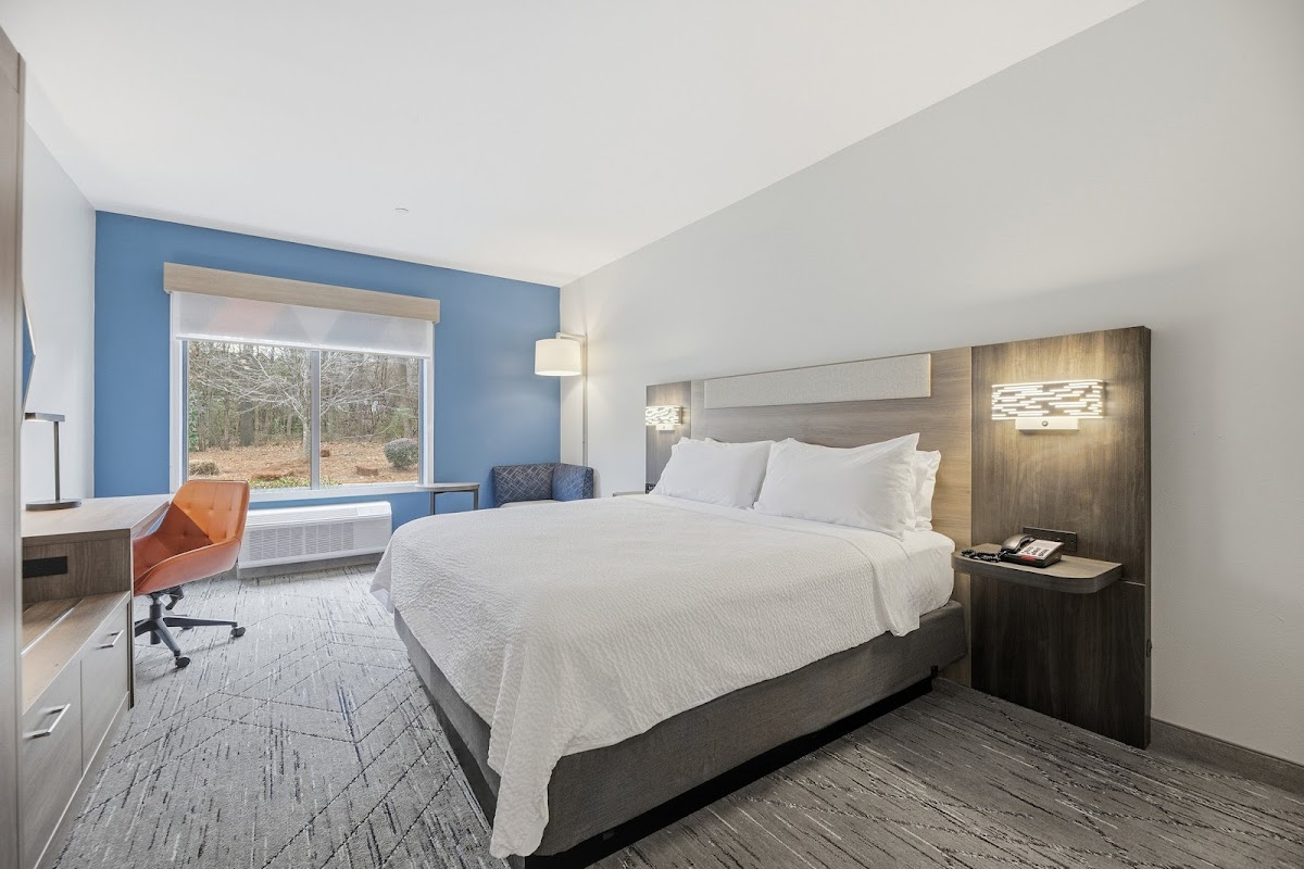 Holiday Inn Express & Suites Raleigh West - Lenovo Center by IHG photo 2
