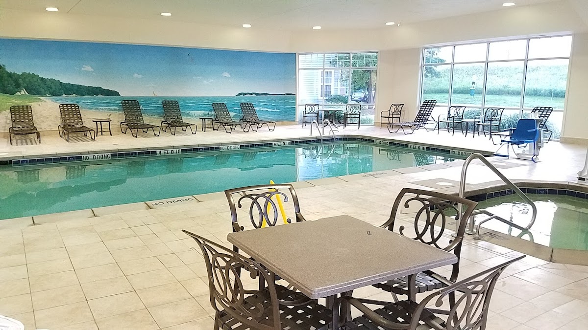 Comfort Inn Plainwell photo 3