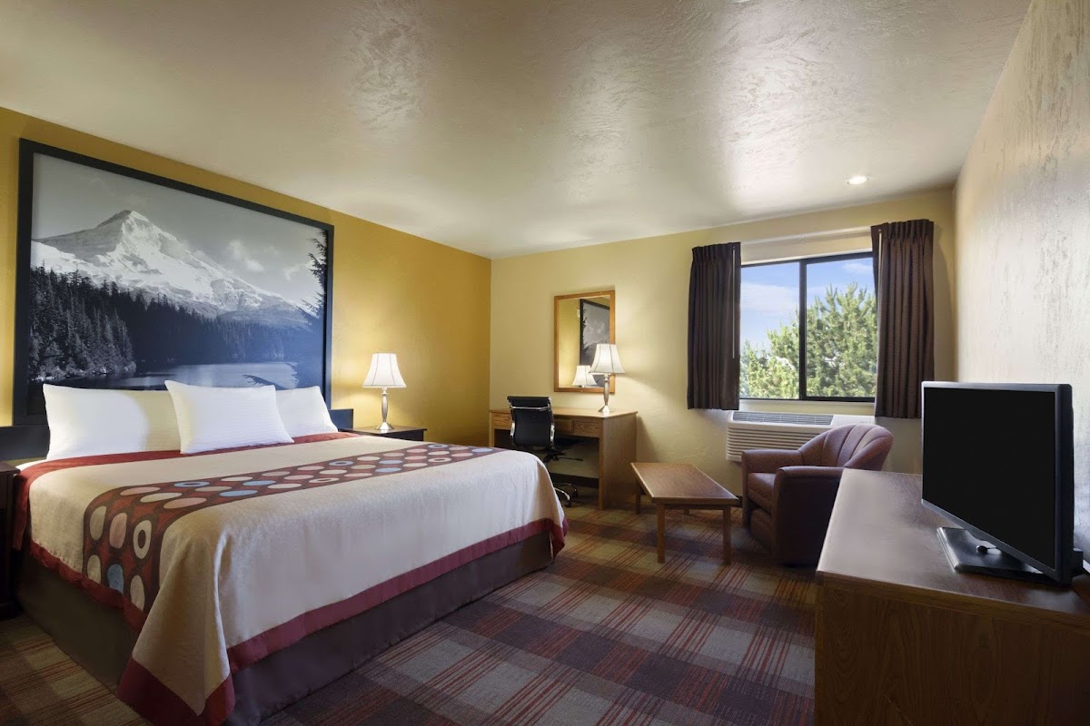 Super 8 by Wyndham Kennewick photo 2