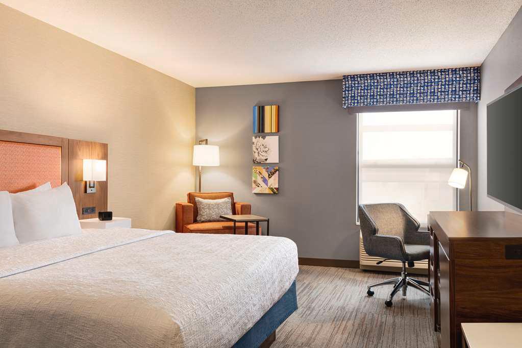 Hampton Inn & Suites Valparaiso photo 2