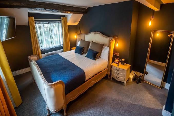 The Bridge Hotel, Prestbury photo 2
