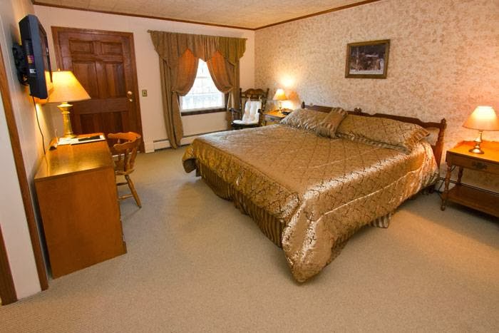 Big Bears Lodge photo 2