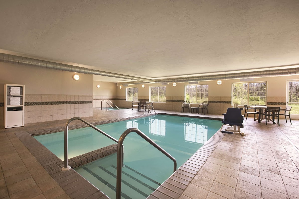 Country Inn & Suites by Radisson, Green Bay North photo 3