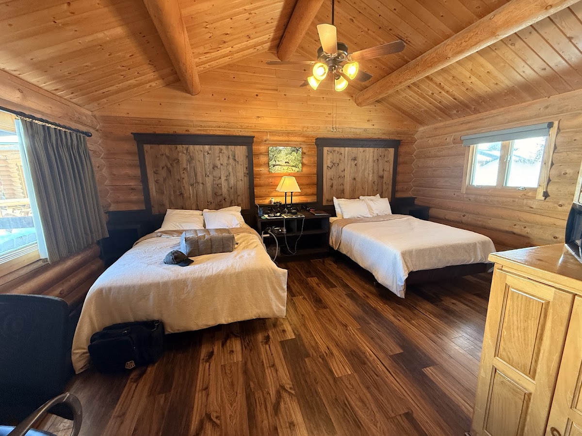 320 Guest Ranch photo 2