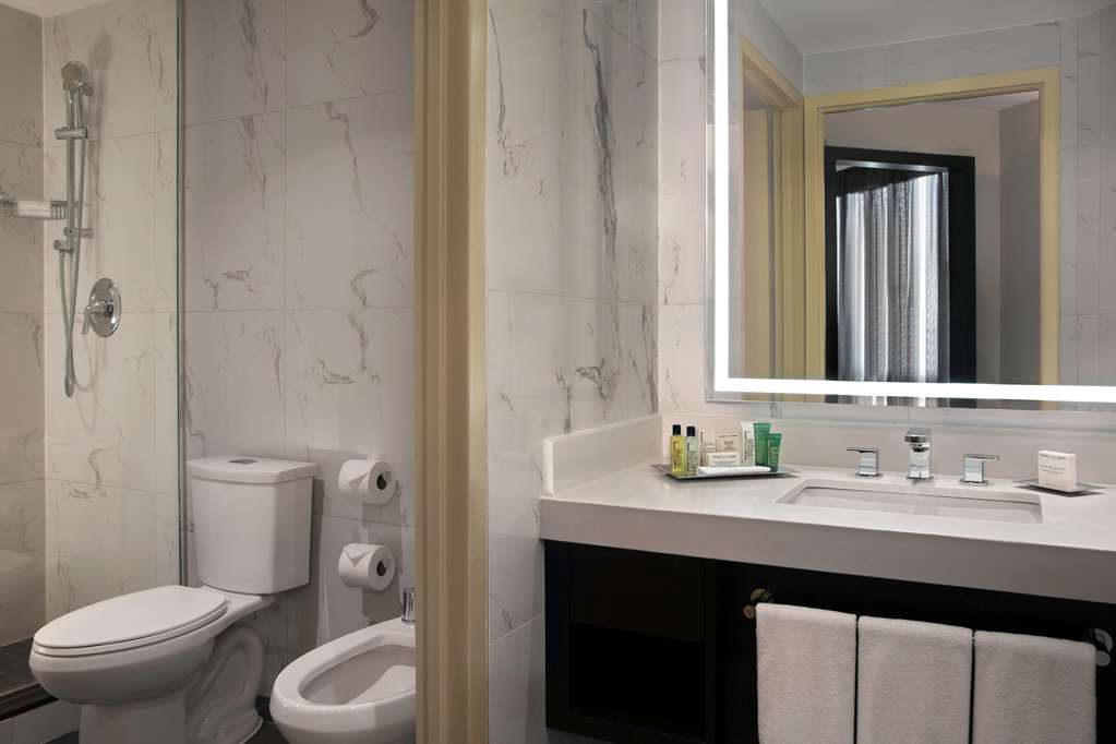 Hilton Toronto/Markham Suites Conference Centre & Spa photo 3
