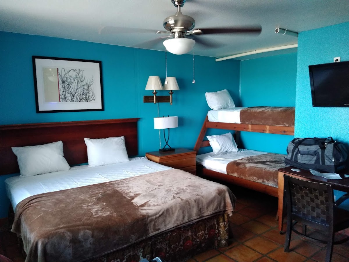 Hunt's Castle Waterfront Resort photo 2