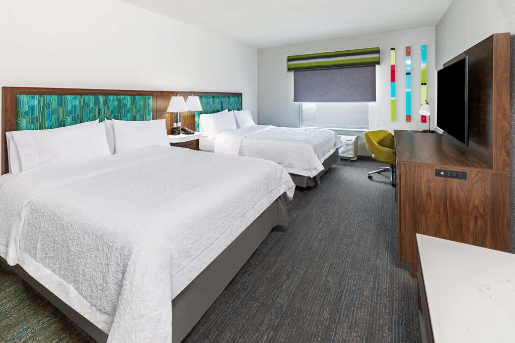 Hampton Inn & Suites Dallas I-30 Cockrell Hill photo 2