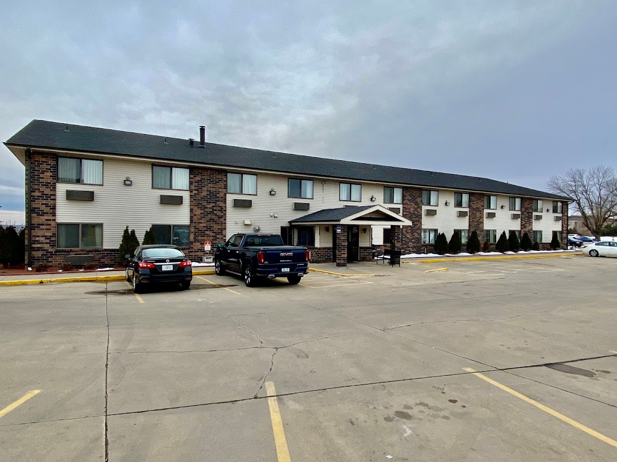 American Inn Cedar Rapids South Airport CID