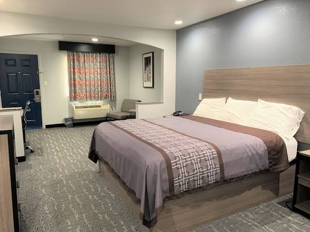 Sunrise Inn & Suites photo 2