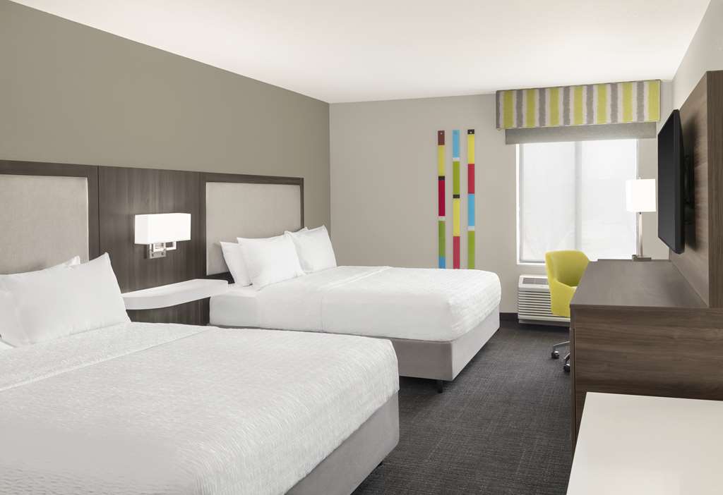 Hampton Inn Olathe photo 2