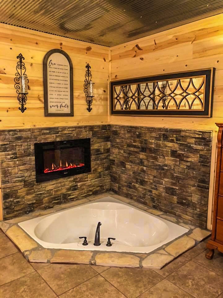 Samantha’s Timber Inn photo 3