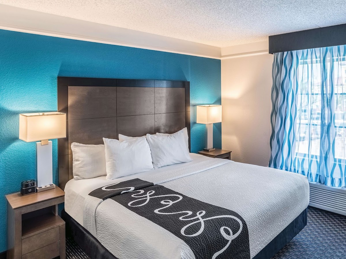 La Quinta Inn & Suites by Wyndham Phoenix Chandler photo 2