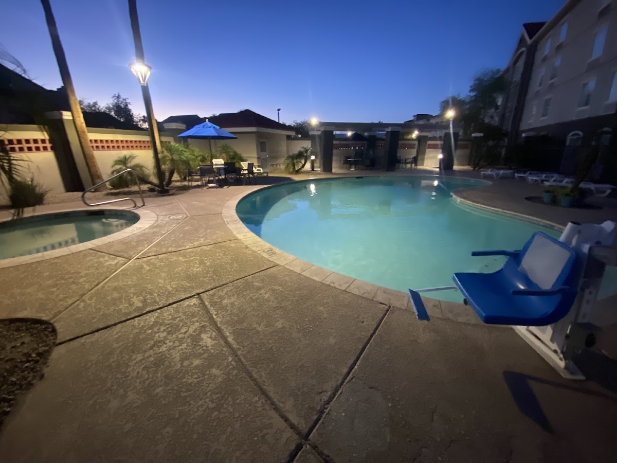 La Quinta Inn & Suites by Wyndham Phoenix Chandler photo 3