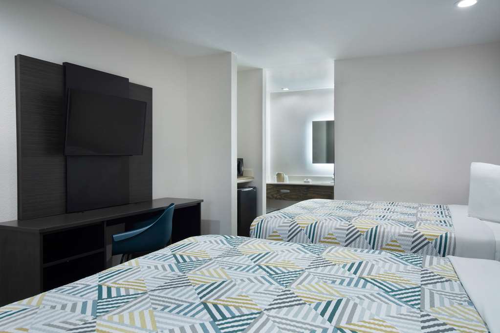 Motel 6 Houston, TX - I-10 West photo 2