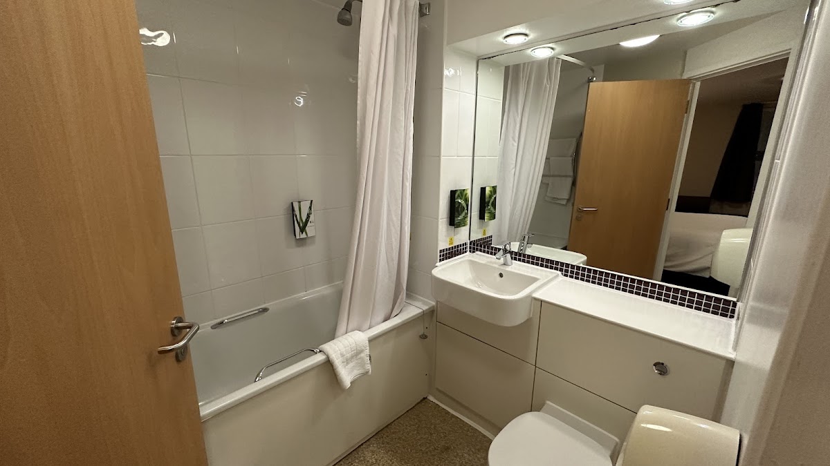 Premier Inn Leeds City Centre (Wellington Street) hotel photo 3