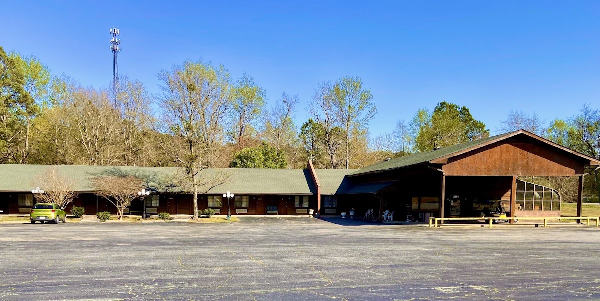 Becky's Log Cabin Motel photo 3