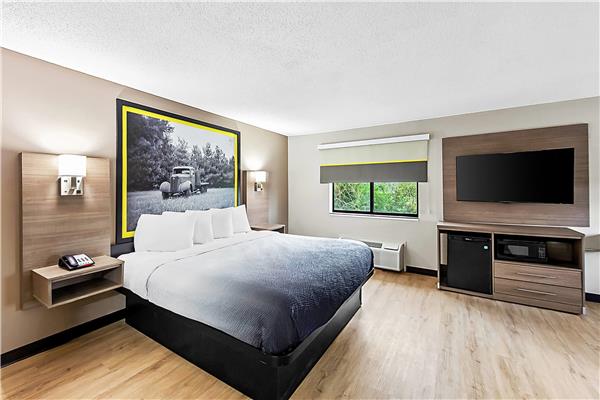 Super 8 by Wyndham Marston photo 2