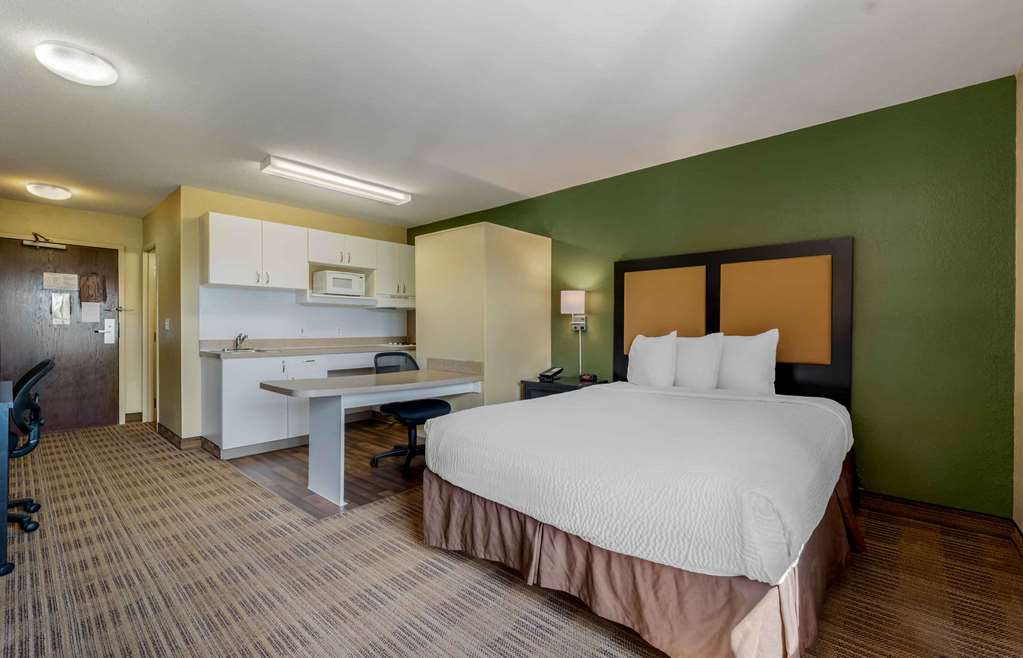 Extended Stay America Suites- Chicago - Gurnee photo 2