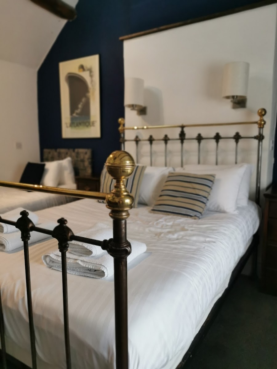 Bensons Hotel & Restaurant