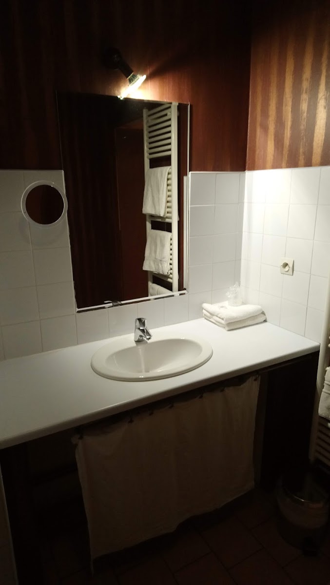 Room 8
