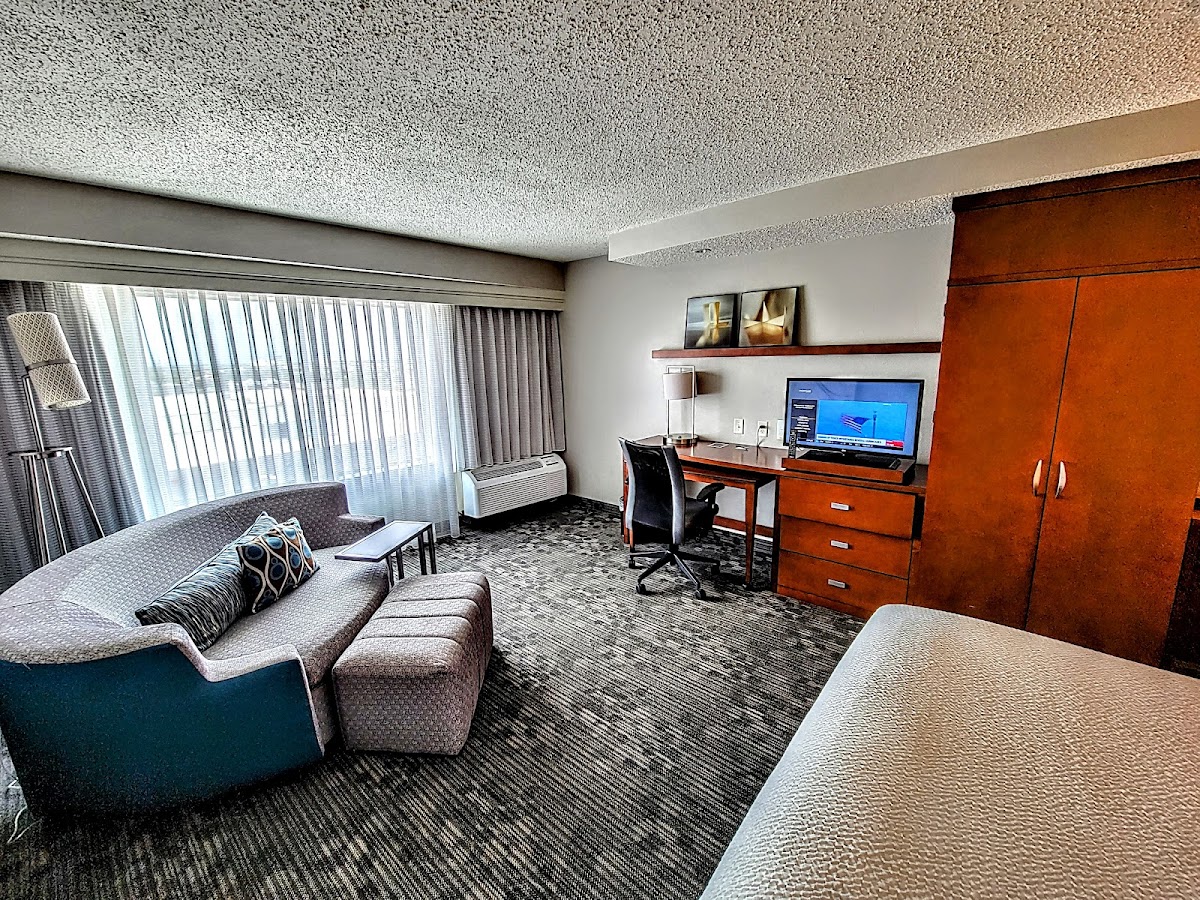 Courtyard by Marriott Houston Pearland photo 2