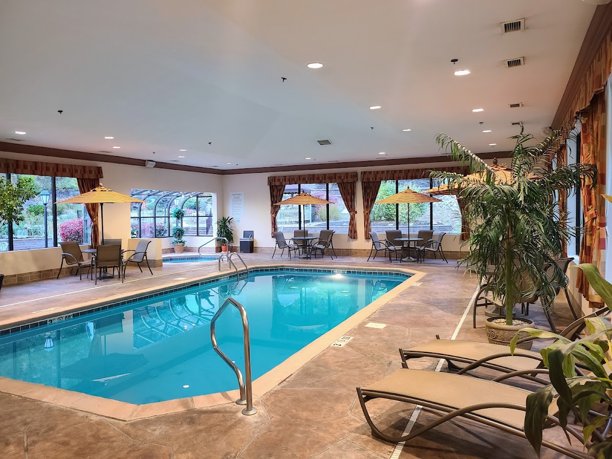 Holiday Inn Express & Suites Sharon-Hermitage by IHG photo 3