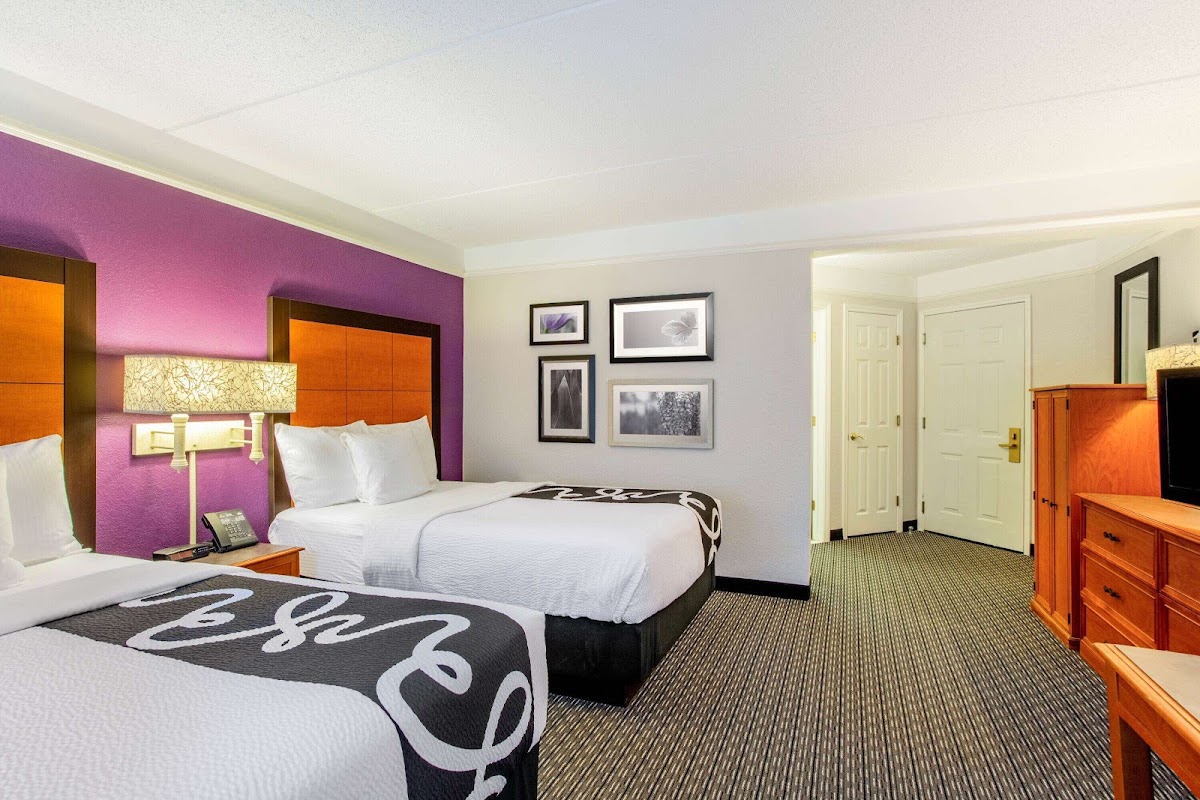 La Quinta Inn & Suites by Wyndham Raleigh Durham Airport photo 2