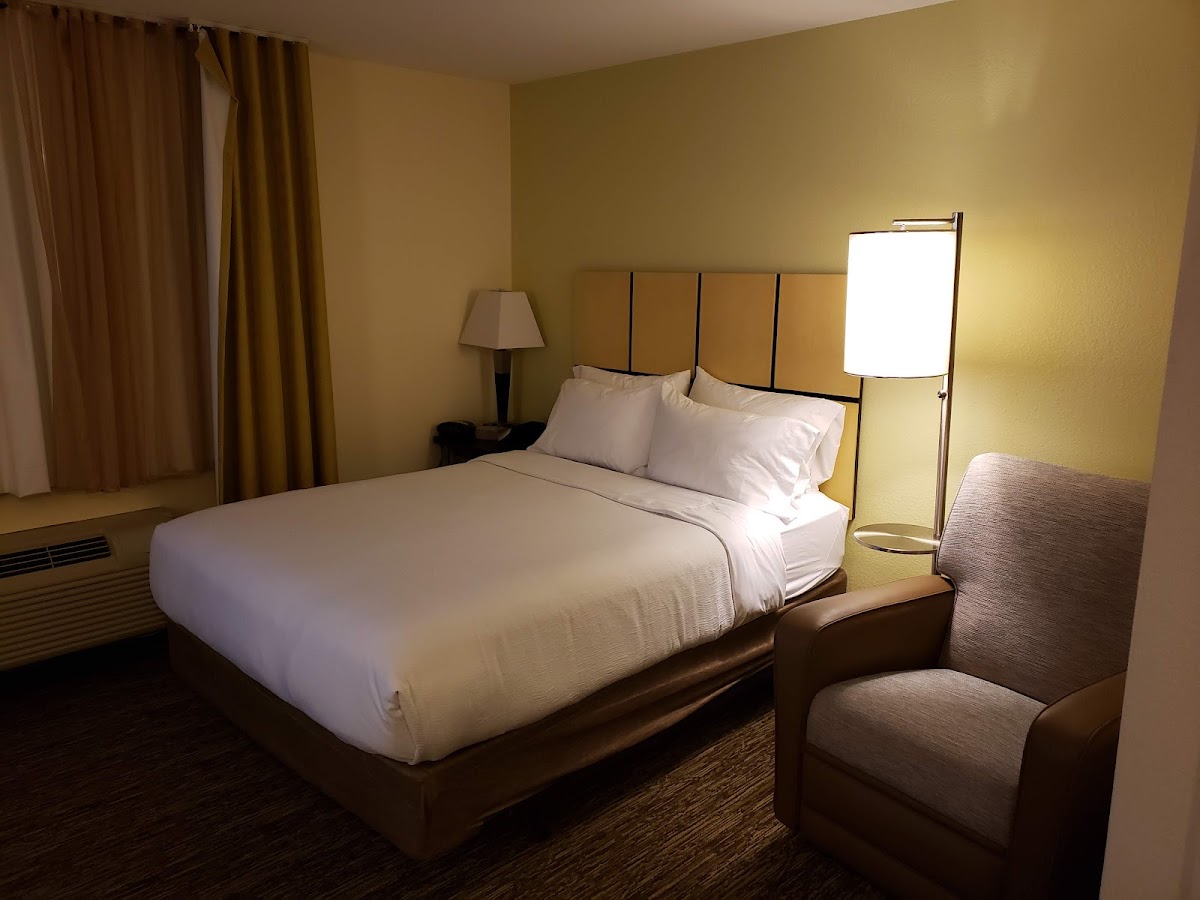 Candlewood Suites Bloomington - Normal, an IHG Hotel photo 2