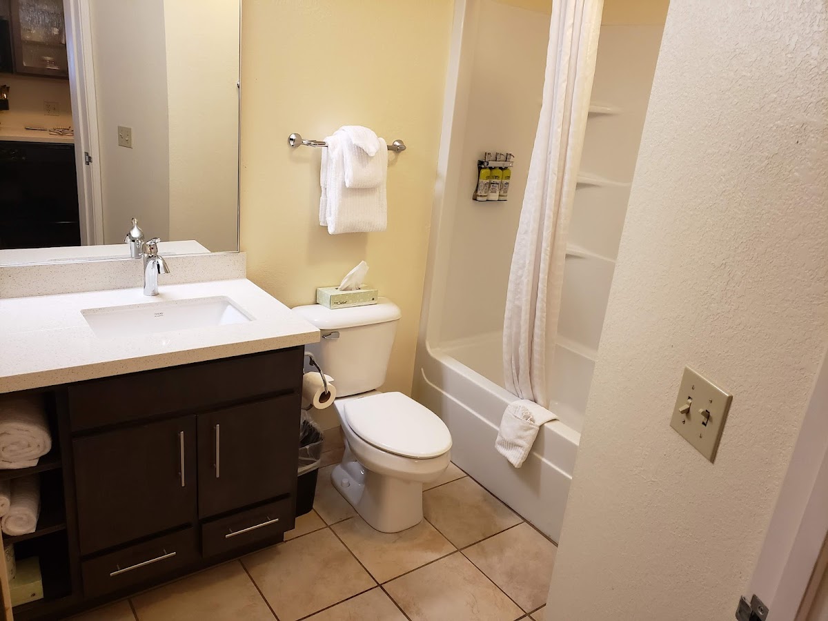 Candlewood Suites Bloomington - Normal, an IHG Hotel photo 3