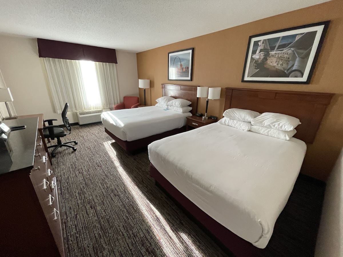 Drury Inn & Suites St. Louis Forest Park photo 2