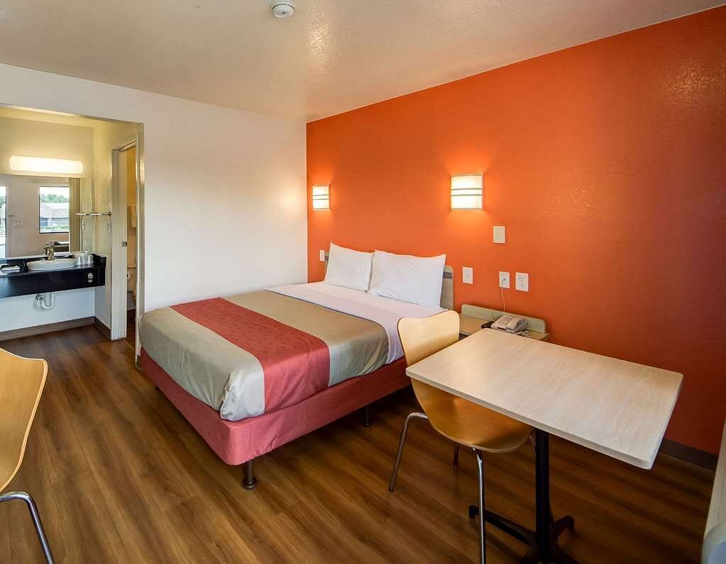Motel 6 Lakeland, FL photo 2