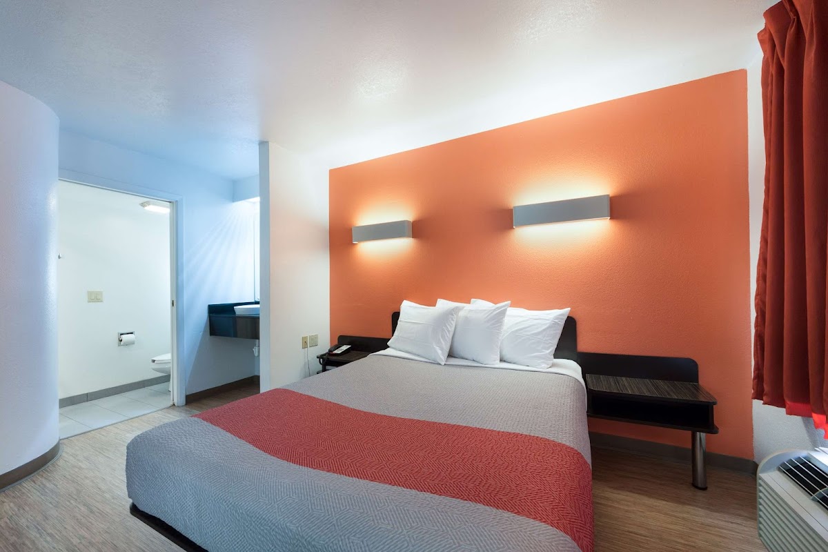 Motel 6 Dallas, TX - Northeast photo 2